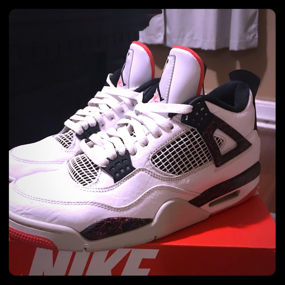 Jordan 4 lava